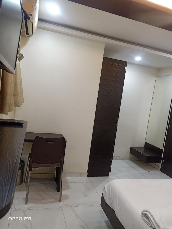 Hotel Bkc Palace Мумбай Екстериор снимка