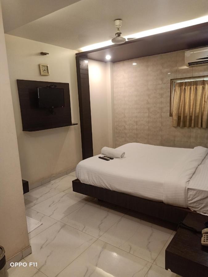 Hotel Bkc Palace Мумбай Екстериор снимка